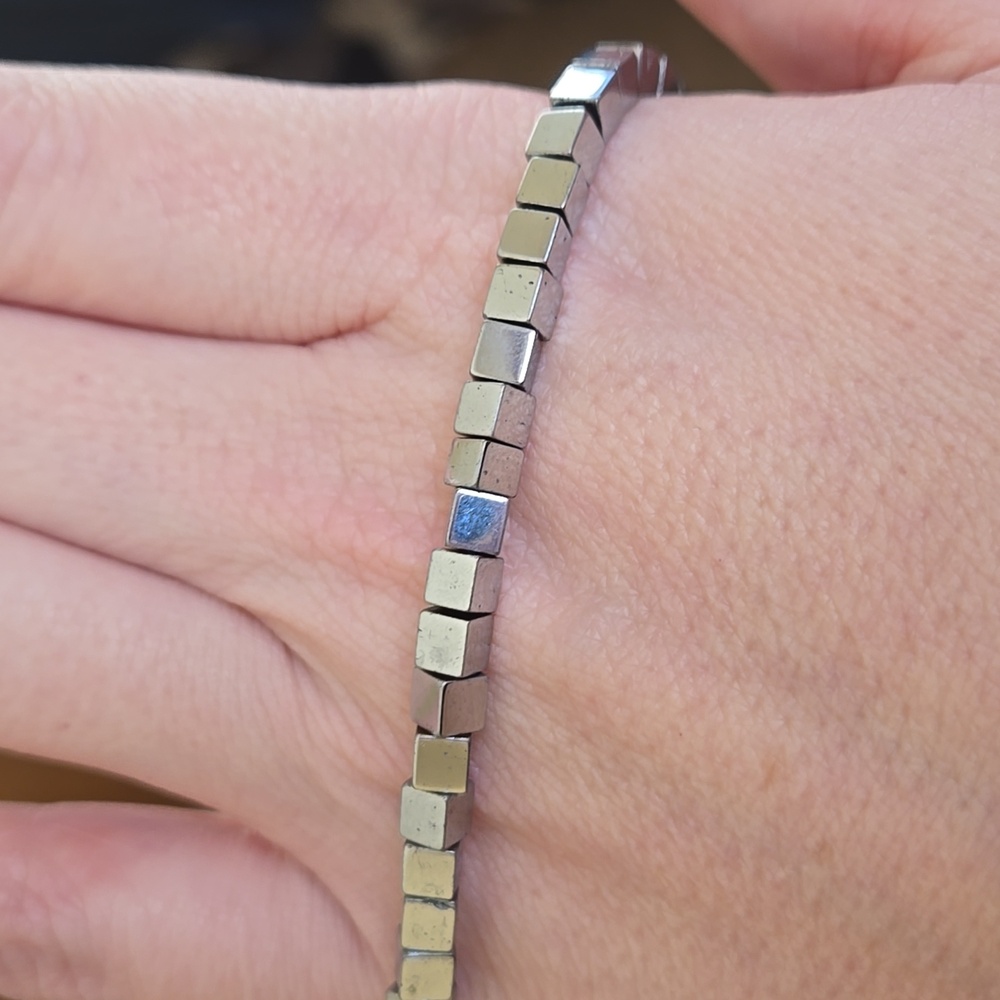 Hemitate Square Little Gemstones. B020 - Picture 2 of 3